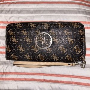Guess wristlet